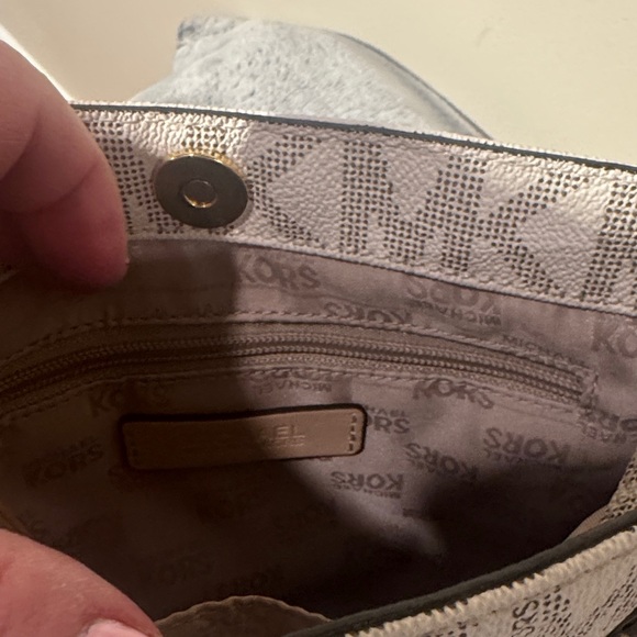 Michael Kors Cream and Tan Signature Logo Crossbody Bag - Picture 8 of 9